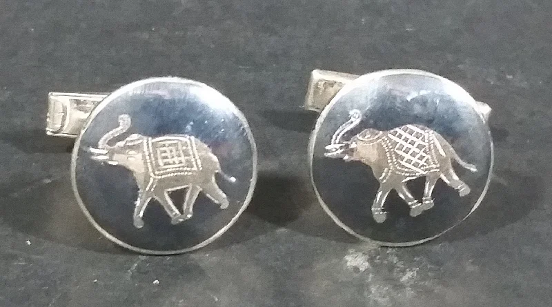 Cufflinks with minimalist designs for a clean, modern and sophisticated accessory-Vintage Siam Sterling Silver Round Black Niello Elephant Cufflinks