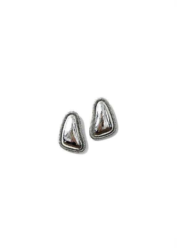 Hoop earrings with polished metal for a shiny and high-quality finish-O'Neil