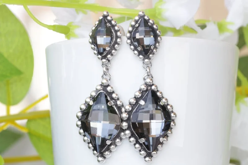 Drop Earrings for Everyday Glamour -GRAY DROP EARRINGS