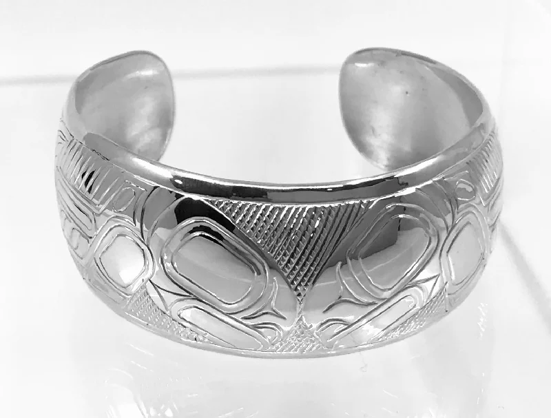 Best bangle bracelets with vibrant stones for a rich and colorful appearance-Bracelet- L. Chilton, Silver, Salmon, 1"